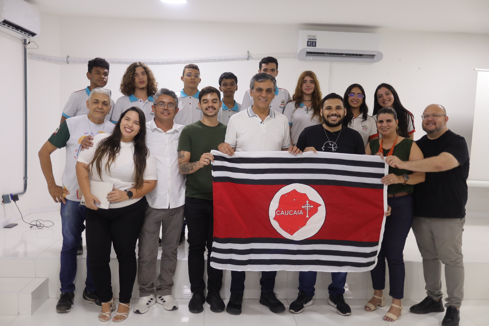 Prefeitura de Caucaia garante feito histórico e leva estudantes de Caucaia para disputar olimpíadas nacionais de matemática e foguetes