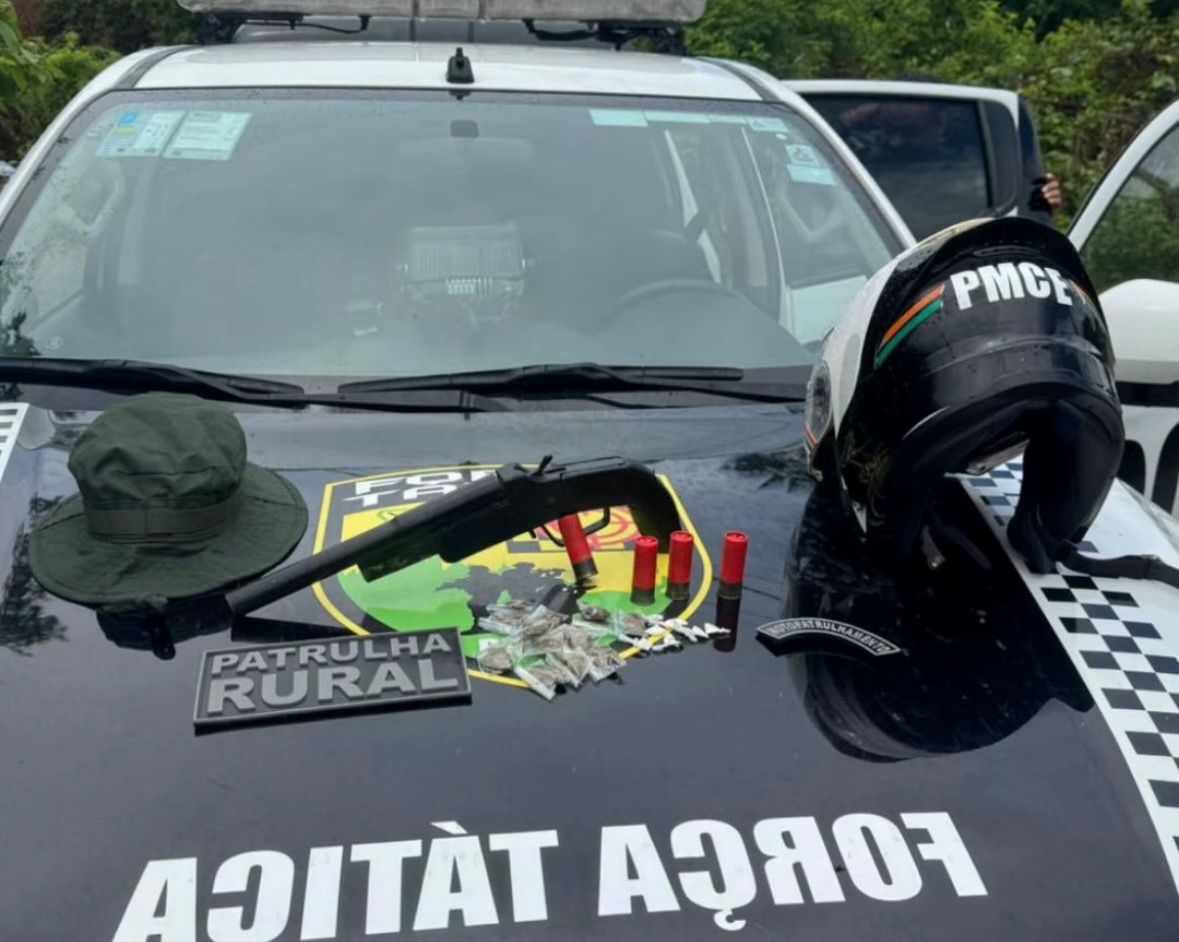 Polícia militar apreende arma, munições e drogas em acampamento ilegal em mata